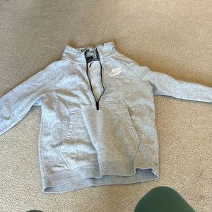Nike sweatshirt half zip